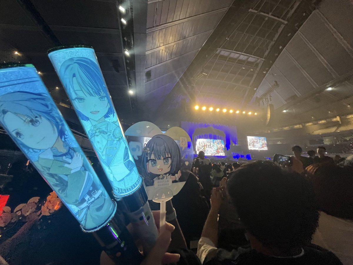 akky4_20's tweet photo. 色んな人に出会えて公演自体もものすごく最高で幸せでした✨
交換も無事終えて欲しいものすべてGETです！！セカライ横浜にもいるのでまた交換でもエンカでもぜひお願いします💪
リアイベってすげぇなぁ😭 https://t.co/1qfjrpiUad