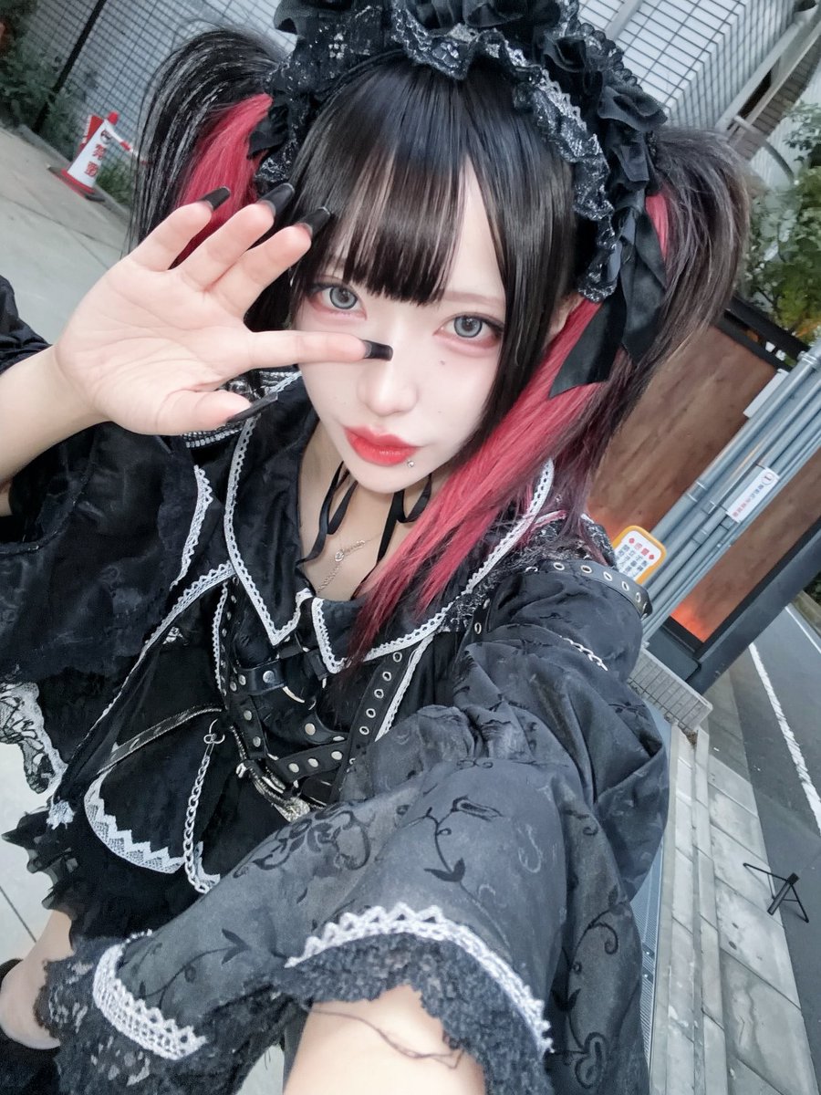 rr___gau's tweet photo. 黒衣装 https://t.co/dNv3PgGgrR