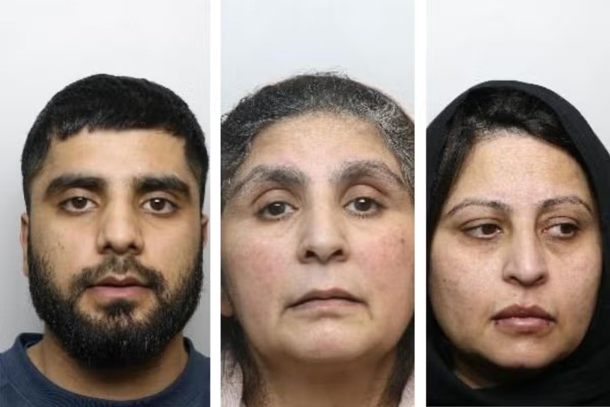 TheMercianNews's tweet photo. 🚨NEW: A man who raped a woman six times, with two women helping him, has been jailed for 20 years.
• Farman Ali, 28, was convicted at Sheffield Crown Court in May of 11 offences, including six rapes and two sexual assaults, between 2024 and 2025. After the victim reported him to South Yorkshire Police in January 2025, he threatened to kill her family unless she withdrew the allegation. She refused.
• Zarina Zarina, 60, and Saadia Mohammad, 43, pleaded guilty and were each jailed for three years and two months on Thursday. Both were cleared of assault. Detective Constable Peter Bazley said 20 years was the least Ali deserved and praised the victim for seeing the case through.
