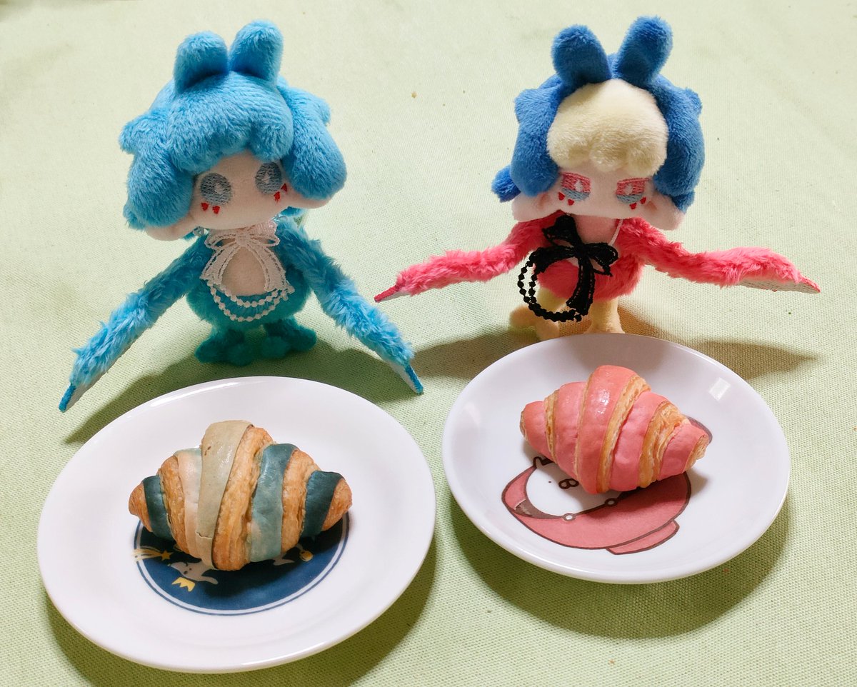 prismrrran's tweet photo. おしゃれな🥐ｵｼｬﾚ！ｵｼｬﾚ！
トリちゃんたちのサイズもあって買っちゃった！
喜んでる〜🎶 https://t.co/QA6XgOsdgp
