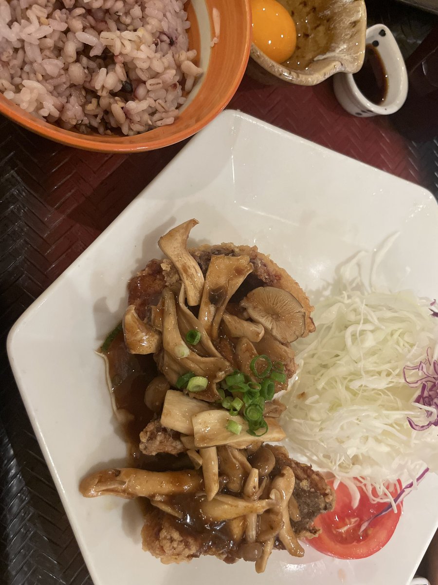 kahiiro99's tweet photo. 昨日の晩ごはん、大戸屋でメヌケの竜田揚げ　茸のたまり醤油バターソース🐟🍄
おかかセット追加、アプリ3ポイントで麦味噌汁変更無料🉐
揚げたてで、サクフワの食感でおいしかったです❗️
メヌケは深海魚らしい。
支払いはeギフト使用。 https://t.co/919Q0fl8DW