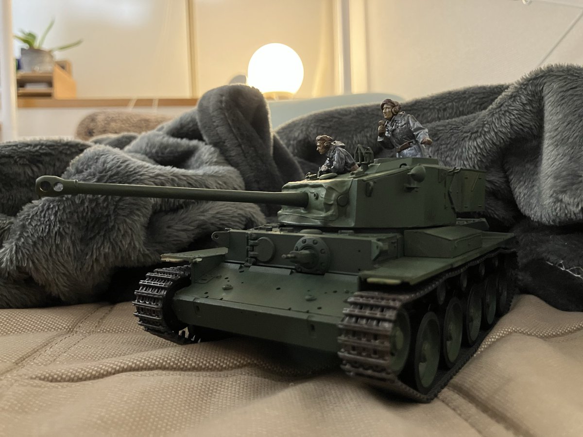 zbe67JSJOX73039's tweet photo. まだ作り途中なのに超かっこいい写真が撮れちゃって作る手が止まってまう。人生初戦車なだけに完成が待ち遠しい。コメット可愛い！！ https://t.co/F1rR7F0OT8