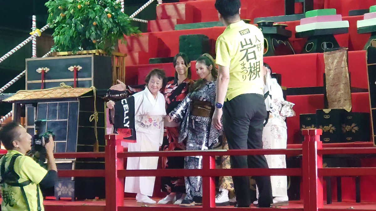 EZRA_SK's tweet photo. 会場内は大盛り上がりでラストは #盆ジョヴィ からアンコールの #ItsMyLife !
#女々しくて、#カリスマックス 、#HotLimit など、全身で楽しく踊りました!
#人形のまち岩槻まつり
#鳳蝶会
#盆踊り https://t.co/twCDkmqQMO