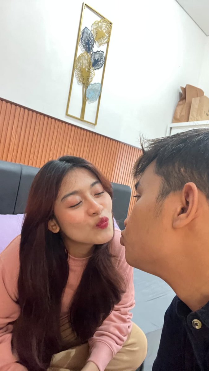 bynn28's tweet photo. ternyata teman dekat sendiri yang jadi orang ketiga, dan udah 2x merebut suami orang😳 https://t.co/obU2Nd9Usv