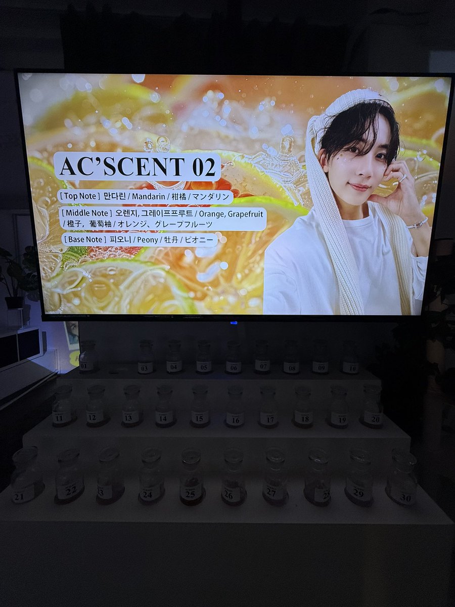 boo_angel16's tweet photo. 😇26.10.04 정한의 생일입니다🐰

💎 @WOW_ACSCENT

오늘 정한이랑 제 생일을 축하해요! 첫 번째 생카는 향수 카페~ 정말 신기한네요! 우리 1번이당! 향수 2번이 최고였어요! 🍊느낌~ 완전 내 스타일!

#쫑쫑향기_no_1004
#천사의_레시피
#JEONGHAN #정한
#세븐틴 #SEVENTEEN
@1004_clouds https://t.co/FSDz97LsMs