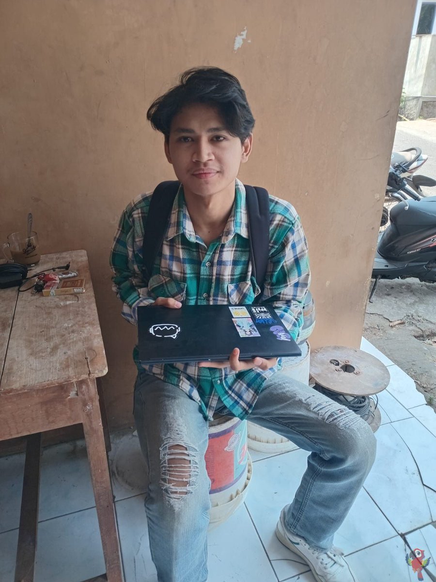 unicefess's tweet photo. -ness Barangkali ada yang kenal sama orang ini. Udah dihubungi, gak bisa, ada masalah terkait sewa laptop belum dikembalikan.

Izin up foto untuk mempermudah pencarian. Bagi yang kenal mohon ingatkan yang bersangkutan untuk beriktikad baik. Terima kasih banyak 🙏 https://t.co/fMqXOWN7gQ