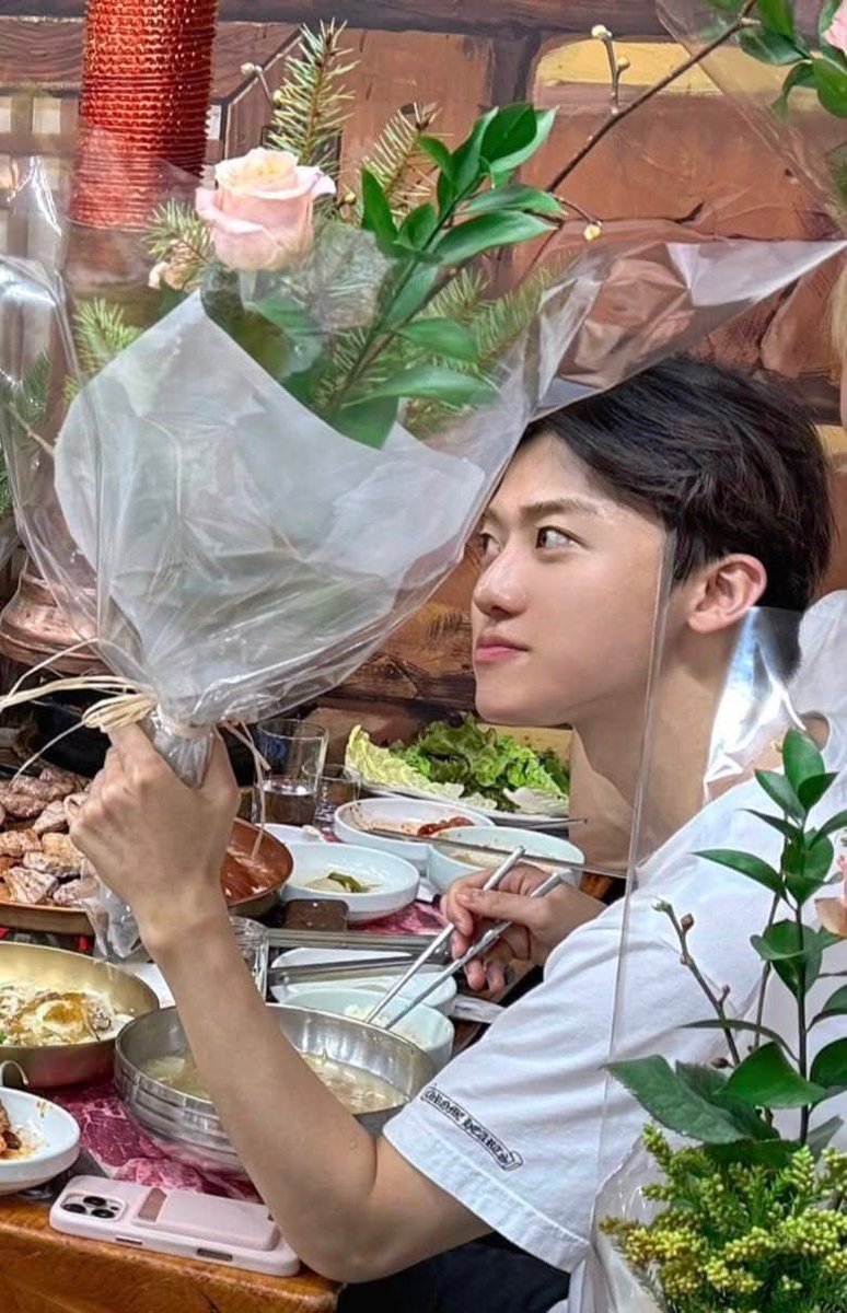 iwasonceurbae's tweet photo. happy national boyfriend day to my bf 🐰🐱 https://t.co/xM8v3GKNC9