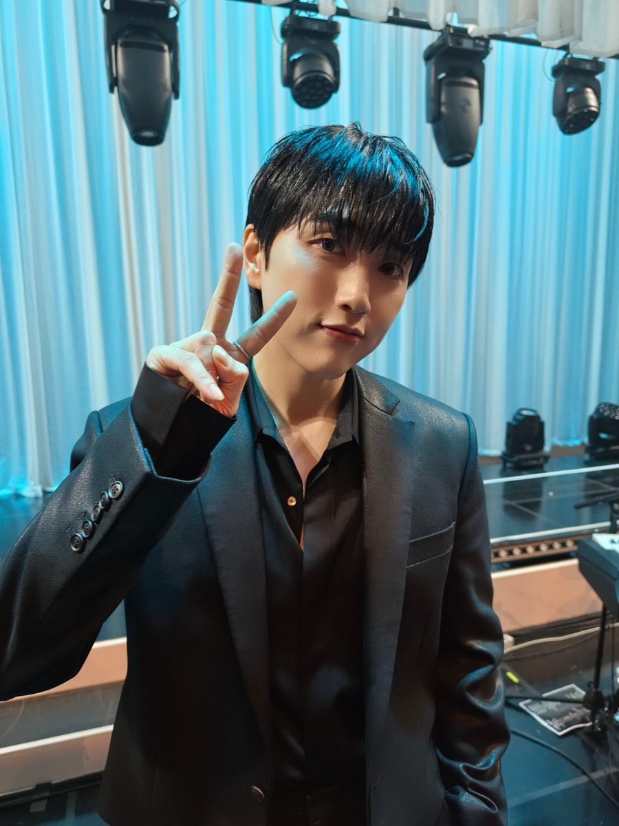 _B1A4OFFICIAL's tweet photo. 2026 산들 단독 콘서트 <바람결>
DAY 2. 
@ BLUE SQUARE

10년의 바람결,
산들 곁으로

산들의 솔로데뷔 10주년, 
앞으로도 함께해주실거죠?
사랑합니다. 감사합니다. 

#B1A4 #SANDEUL https://t.co/4voKUI2cRO