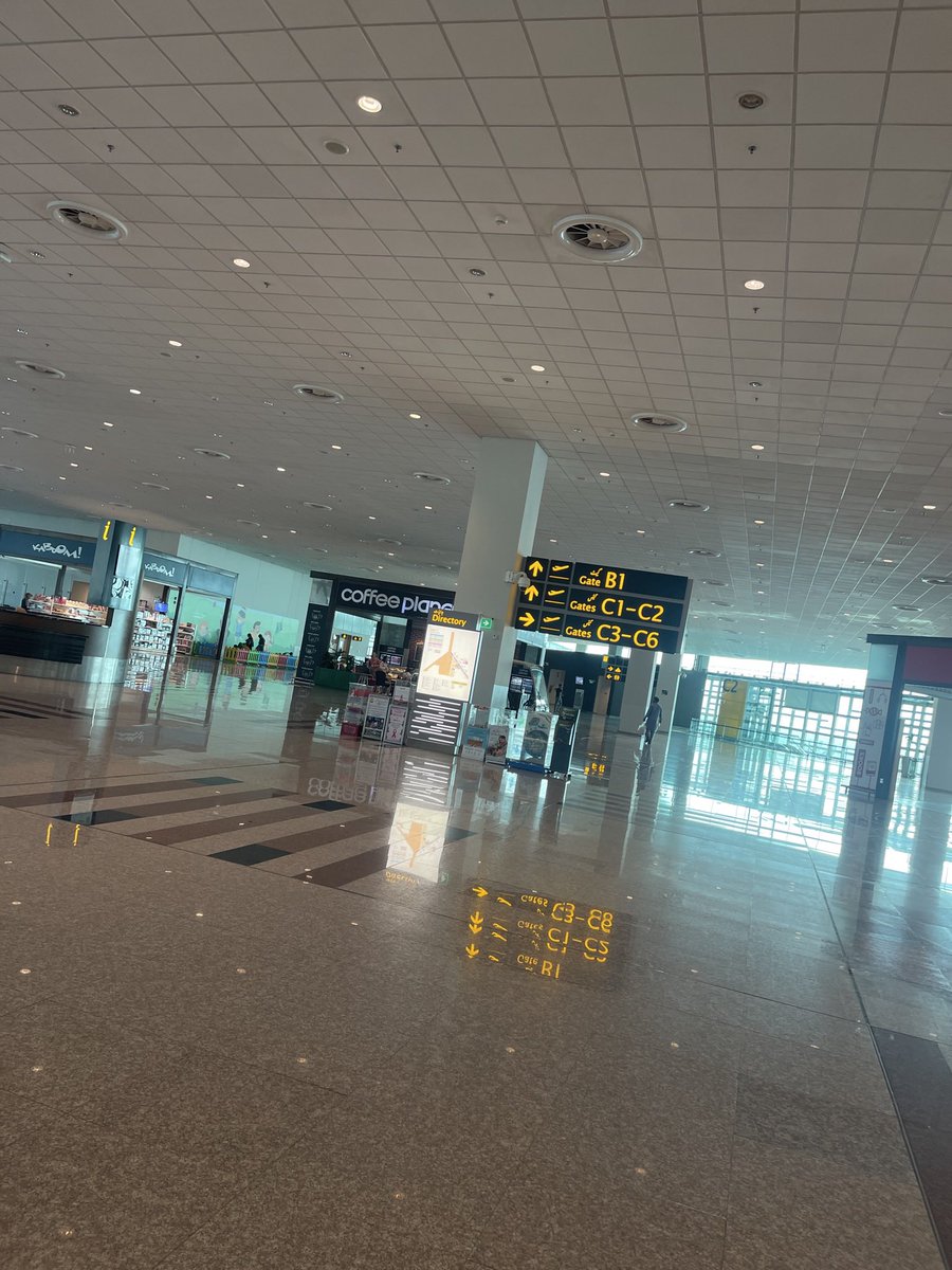 KamilShaheen19's tweet photo. Dubai for a few days - official meetings, crypto, and new connections 🙌

If you’re around, let’s connect and grab a coffee together 🤝

Always good to meet the crypto community in person.

#Crypto #Dubai #Web3 https://t.co/pgWgJ5yGPw