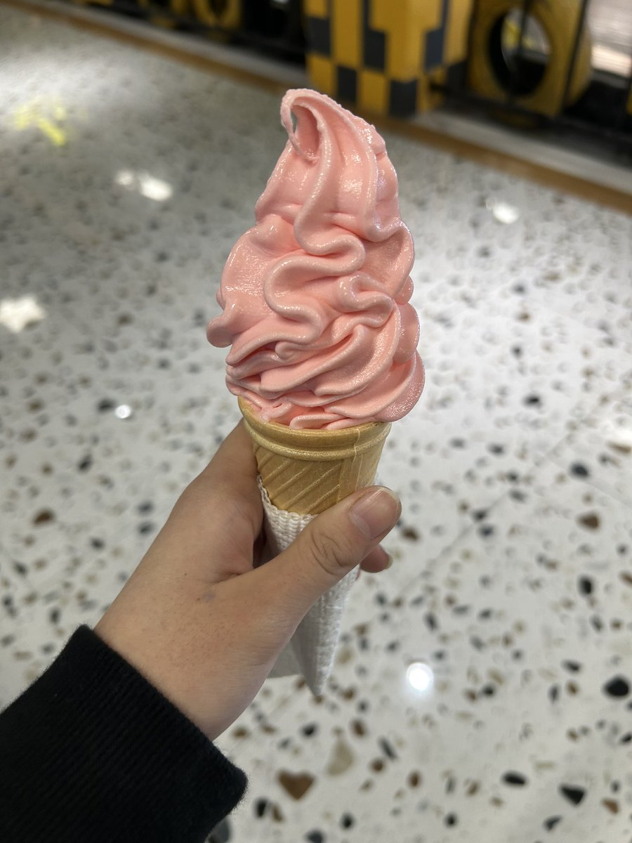 chocolaatier's tweet photo. kitttyyyy🥹 https://t.co/7n8zBaFwcl