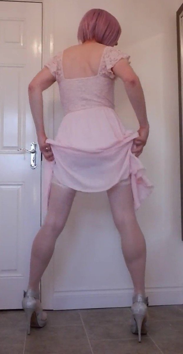cd_jezzi's tweet photo. I can be your princess or your fuck-toy (but preferably both!) 🩷😇💋 https://t.co/J1G4KuToQQ