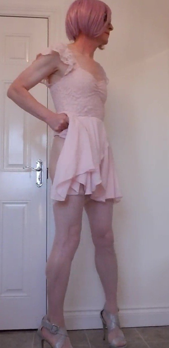 cd_jezzi's tweet photo. I can be your princess or your fuck-toy (but preferably both!) 🩷😇💋 https://t.co/J1G4KuToQQ