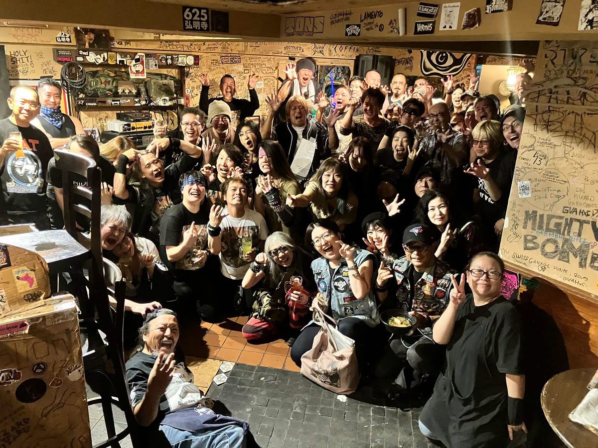 disaster_tommy's tweet photo. 昨夜のチャリティーライブは通算7回目(途中コロナで2年出来ませんでした)の開催となりました！
皆が笑顔で最高のイベントとなり本当にめちゃくちゃ楽しかった！
昨日あの場に居た皆様に感謝感謝です🙏ありがとうございました！！
寄付金などの詳細はまた後日改めてご報告させて頂きたいと思います！ https://t.co/BzcRa7xP4D