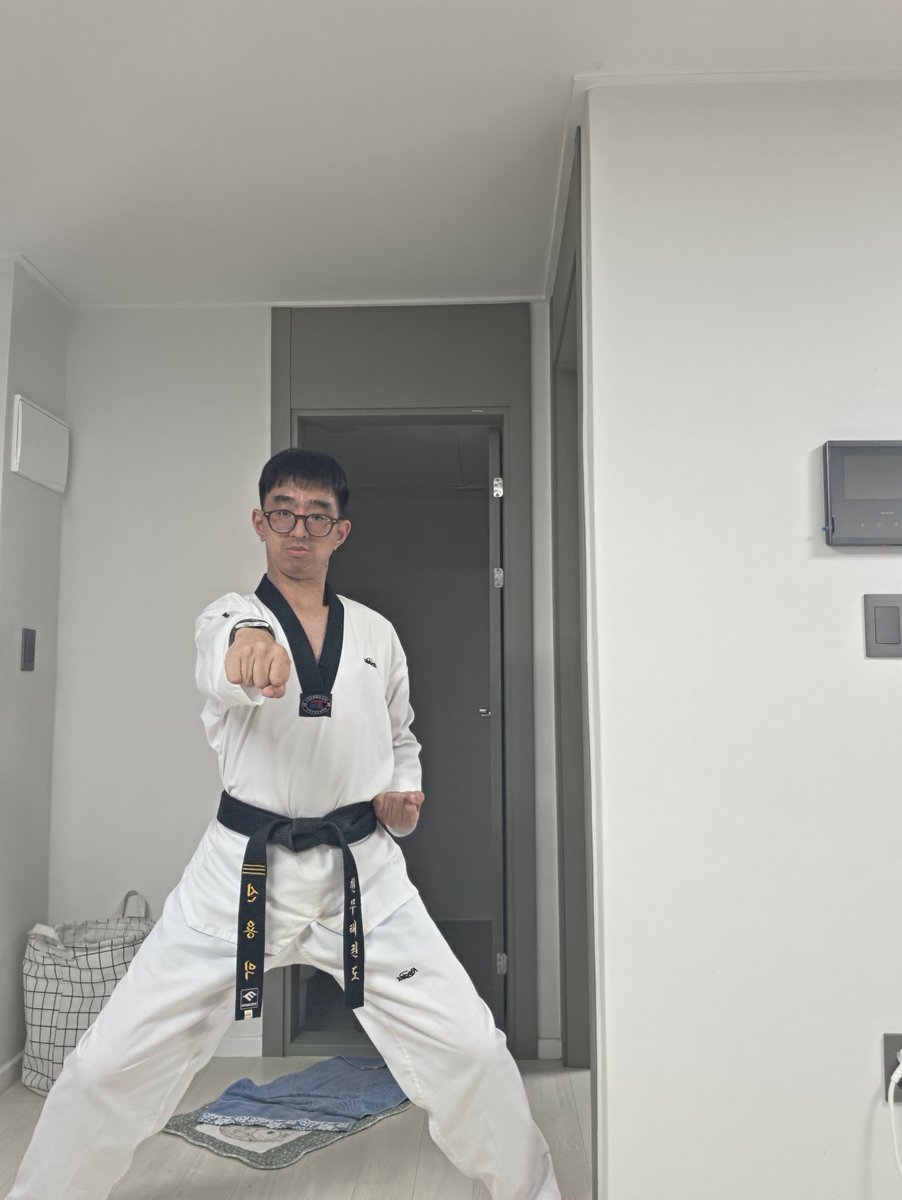 syk8306's tweet photo. 태권도 기본동작~~ https://t.co/M89gEja1KS
