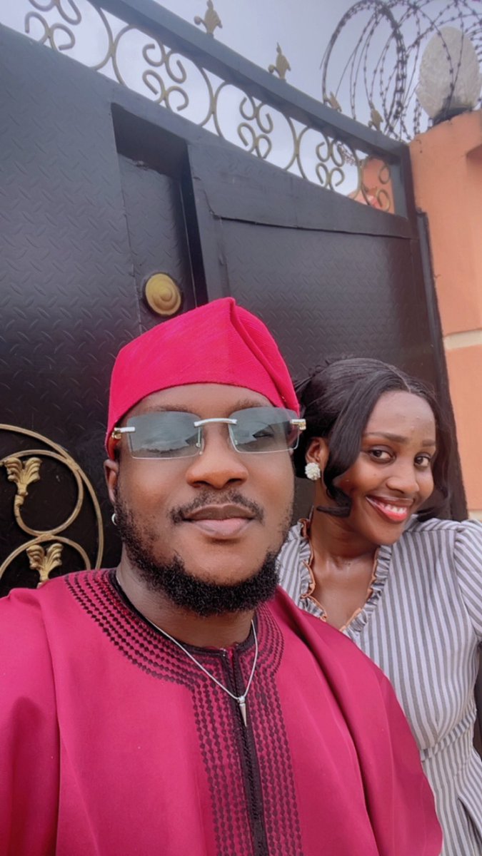thatguytelvin's tweet photo. Happy Sunday from I and the wife of my youth 😌 ⛪️ https://t.co/ntVXobJQL4