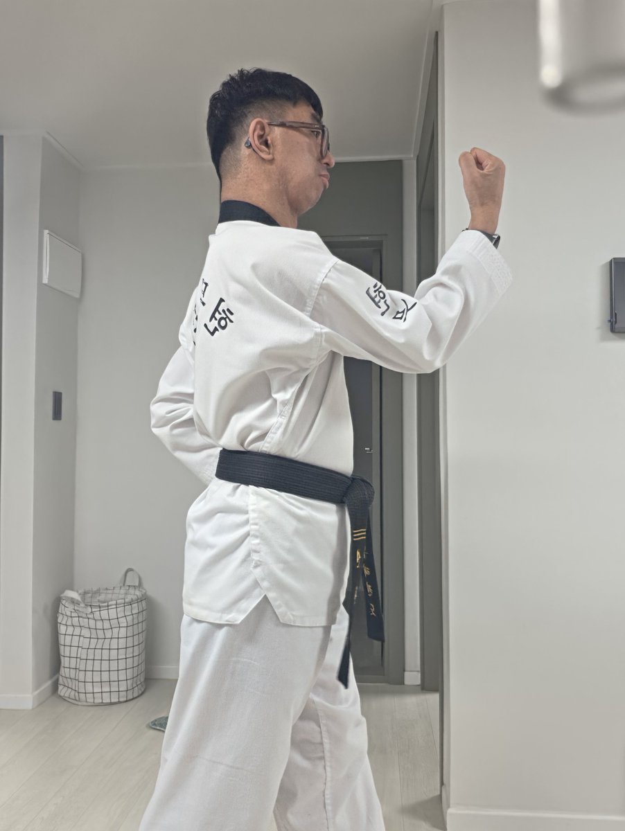 syk8306's tweet photo. 태권도 기본동작~~ https://t.co/M89gEja1KS