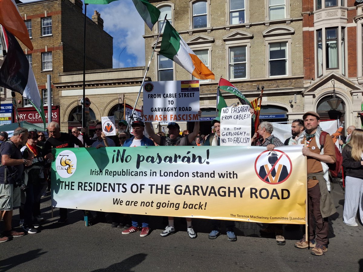 uaf's tweet photo. Great crew of Irish anti fascists at #CableSt90!

@AntiRacismDay @Searchlight_mag https://t.co/w9wjUbi1DB