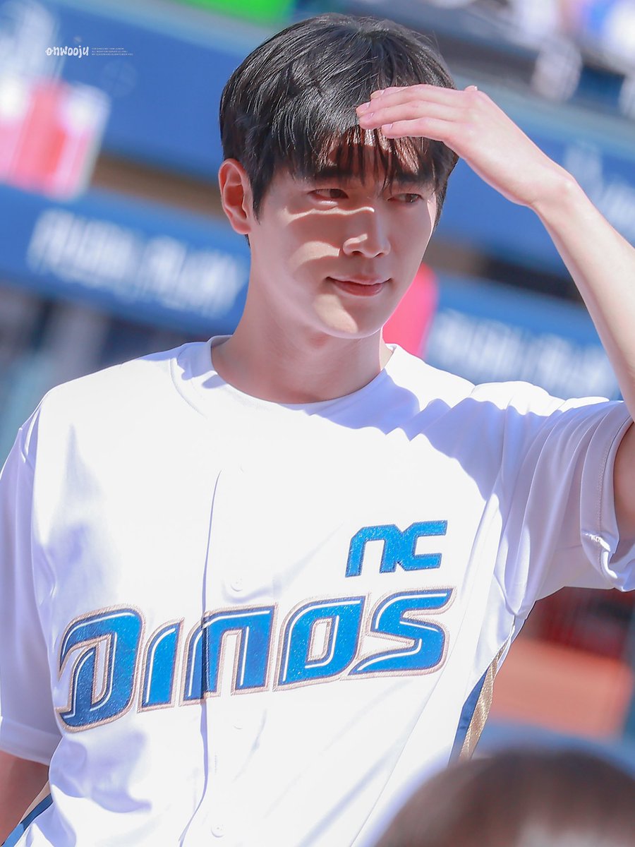 onwooju_7's tweet photo. 이렇게 생긴 야구선수는 현실에 없습니다 #서강준 https://t.co/mMgmRtyCBt