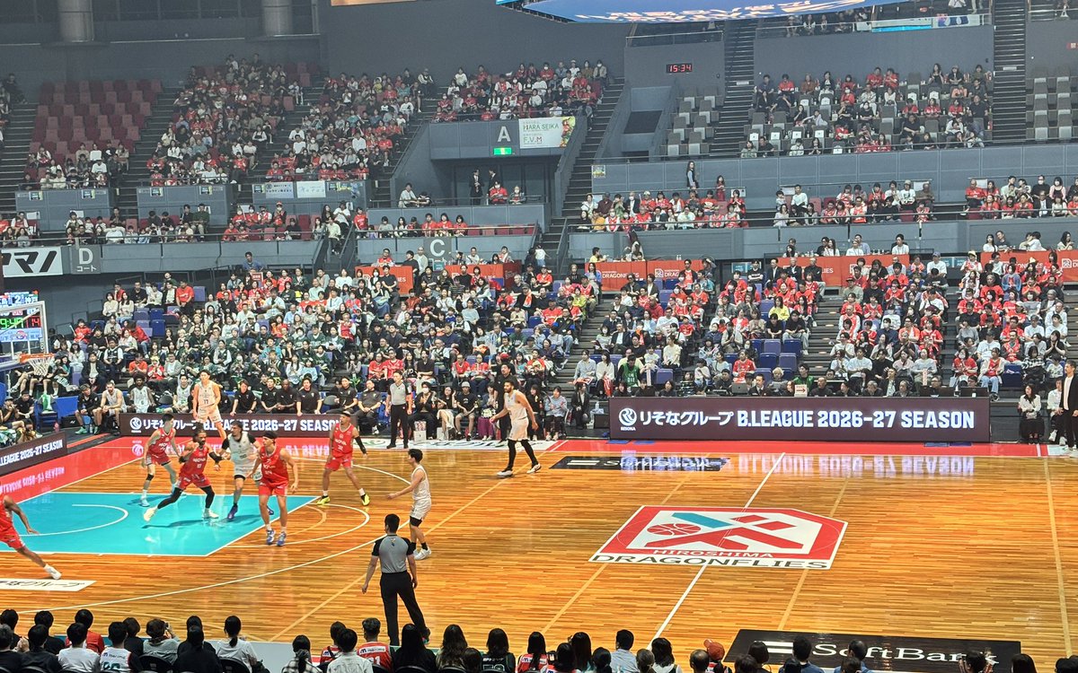 camels1968's tweet photo. @Basketombow 現地こんな感じでした。前半は明らかに影が出来てて、後半は影は消えたものの全体の光量が落ちた感じでしたね https://t.co/eUZKbXKqd6