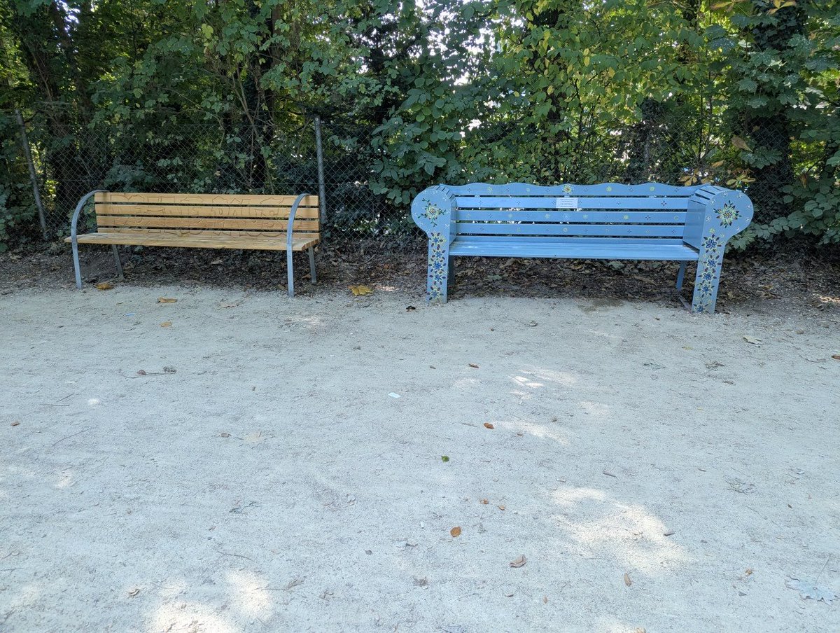 paragrafizm's tweet photo. #Erding w Parku miejskim w Erding pewna pozytywna parafraza pewnego niezbyt hm... literackiego powiedzenia : tutaj "sit happens " https://t.co/Uf0r8xcd8t