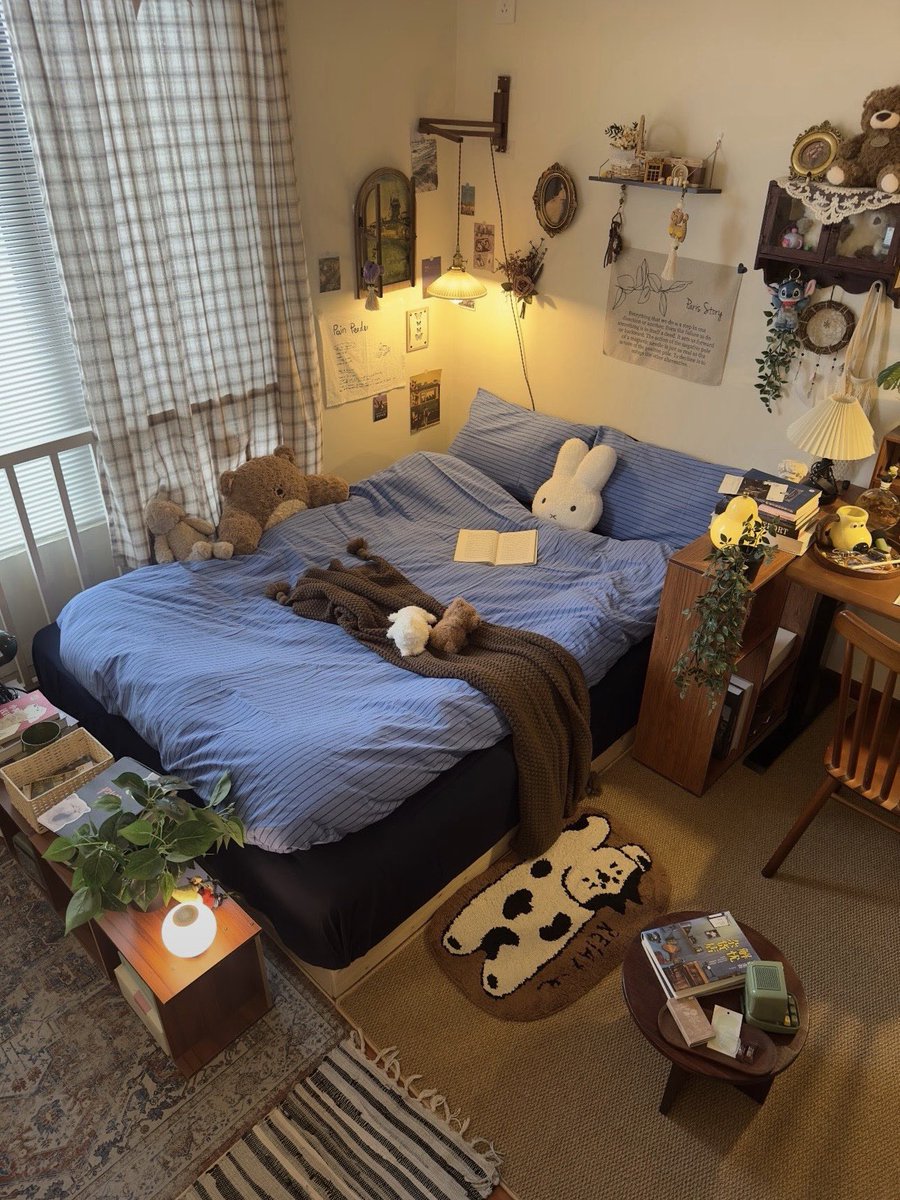 sekarwangikuu's tweet photo. Small room, big independent woman energy https://t.co/B3RE6Jyak0