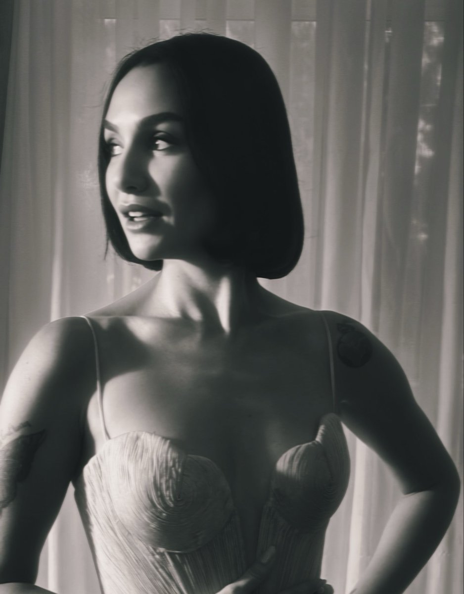 DiziWonderland's tweet photo. Birce and Hakan always sharing their best individual and couple photos in black and white 😭😭😭
#BirceAkalay #HakanKurtaş #BirHak https://t.co/2OvVchzGSl