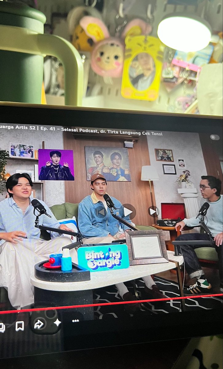 ditanyaochi's tweet photo. Adik : aku mau ngajarin dokter tirta horanghae
Dr. Tirta : apa itu horanghae?
Adik : horanghae punyanya kak hoshi

Abis itu dr. Tirta horanghae beneran 😭😭😭😭 https://t.co/jdvjyvgVyH