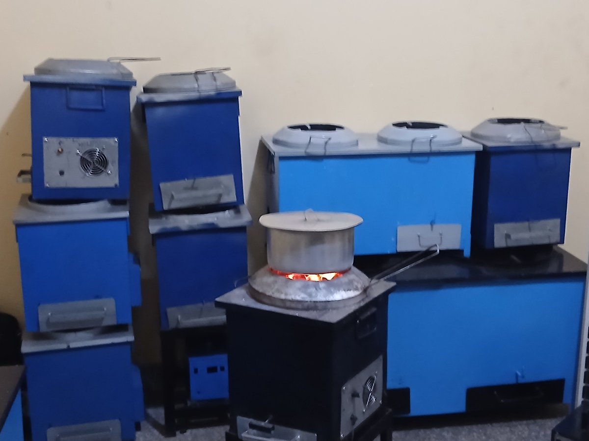 AmberEnergyUg's tweet photo. The clean cooking revolution starts in our kitchens.
With Amber Stoves, households can embrace innovative cooking solutions featuring re-usable volcanic stones and modern technology. ♻️
📞 0200922886 / 0793193289
📍 Bwaise
#AmberEnergySolutions #CleanCooking #AmberStoves https://t.co/QQ8xGtCgz1