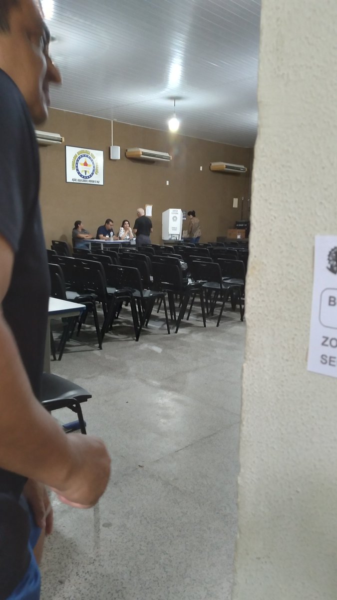 eitaaabruna's tweet photo. 8:25 da manhã só na expectativa de votar 13 ✨️ https://t.co/rt4ZreNpYk