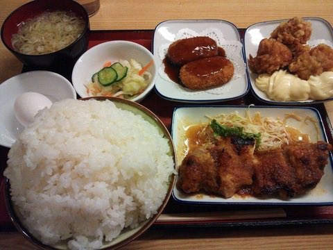 snsnokyoufu's tweet photo. 女さん「こういう食べ方する人とは仲良くできない！」に共感の嵐ｗｗｗｗ

これは男でも無理だわ... https://t.co/tOFswJ3lMn