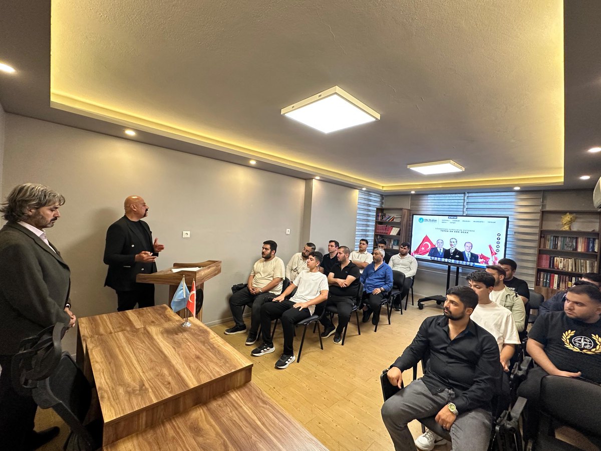 berkaksak01's tweet photo. 📍Seminer

Ülkü Ocakları Çukurova İlçe Başkanlığı Eğitim Birimimiz tarafından

✅ Başbuğ Alparslan Türkeş’in Hayatı 
✅Büyük Türk Din Bilgini Maturidi’nin Temel Görüşleri ve Ahlak Anlayışı

konulu semineri, Ülkü Ocakları Çukurova İlçe Başkan Yardımcımız Murat Tucel’in anlatımıyla gerçekleştirdi.

@ayyildirim1 
@cemtutsoy
