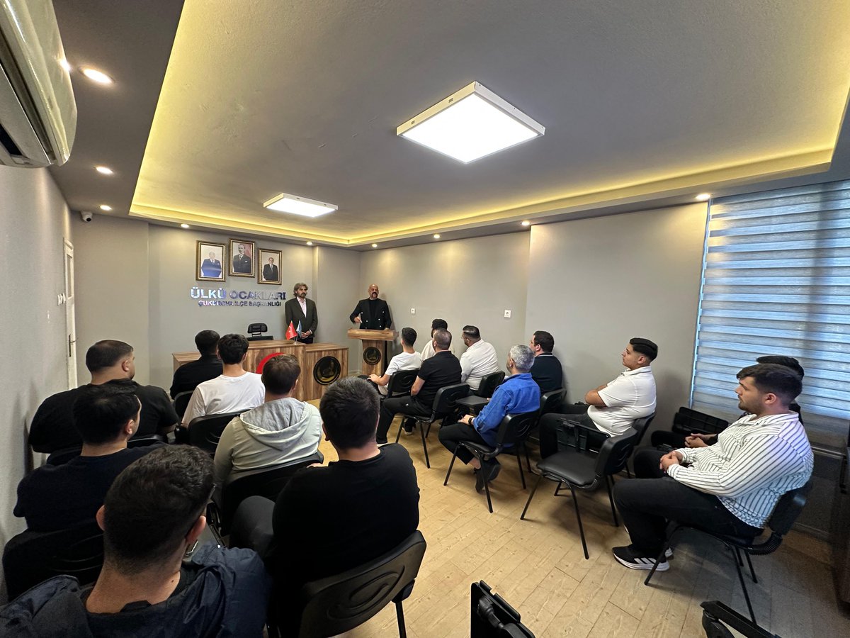 berkaksak01's tweet photo. 📍Seminer

Ülkü Ocakları Çukurova İlçe Başkanlığı Eğitim Birimimiz tarafından

✅ Başbuğ Alparslan Türkeş’in Hayatı 
✅Büyük Türk Din Bilgini Maturidi’nin Temel Görüşleri ve Ahlak Anlayışı

konulu semineri, Ülkü Ocakları Çukurova İlçe Başkan Yardımcımız Murat Tucel’in anlatımıyla gerçekleştirdi.

@ayyildirim1 
@cemtutsoy