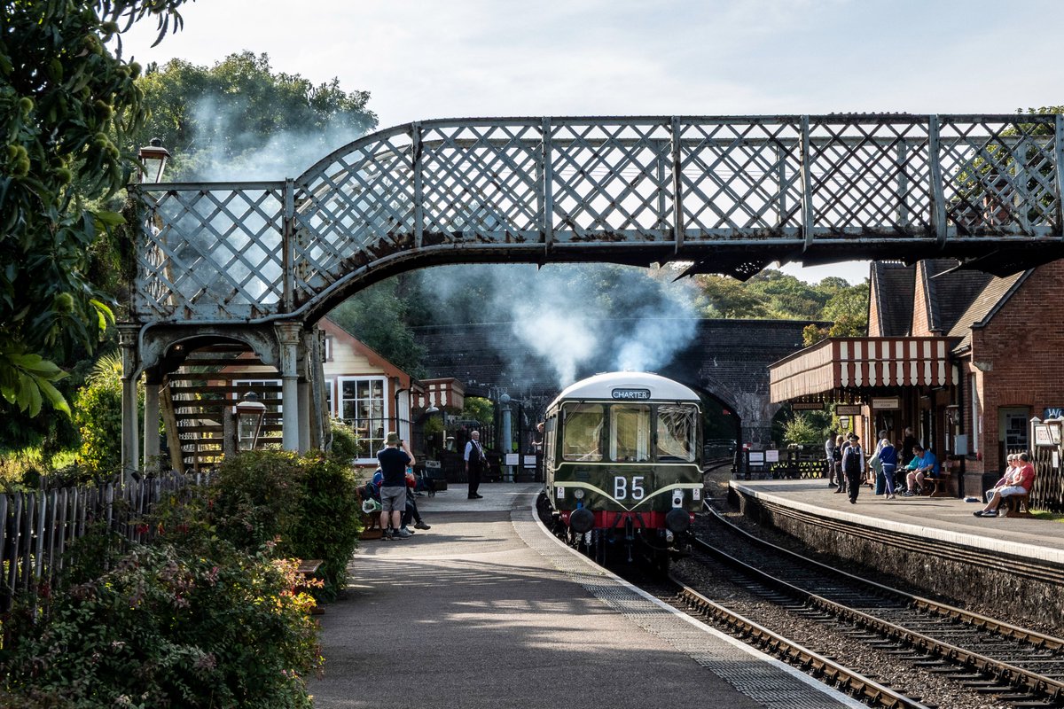 chriss_photos1's tweet photo. The North Norfolk Railway's hybrid 101/104 railcar set makes a smoky departure from Weybourne on 03rd October 2026.
#railcar #NorthNorfolkRailway #PoppyLine #HeritageRail https://t.co/uuYilDlvY8
