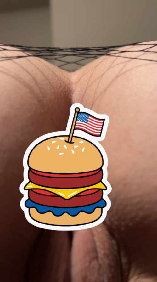 Amandine1995X's tweet photo. Close-ups of my butthole, spread or not..  to unlock those, you gotta tip on my OF 😈 ^^ https://t.co/Au3X3Rmf74