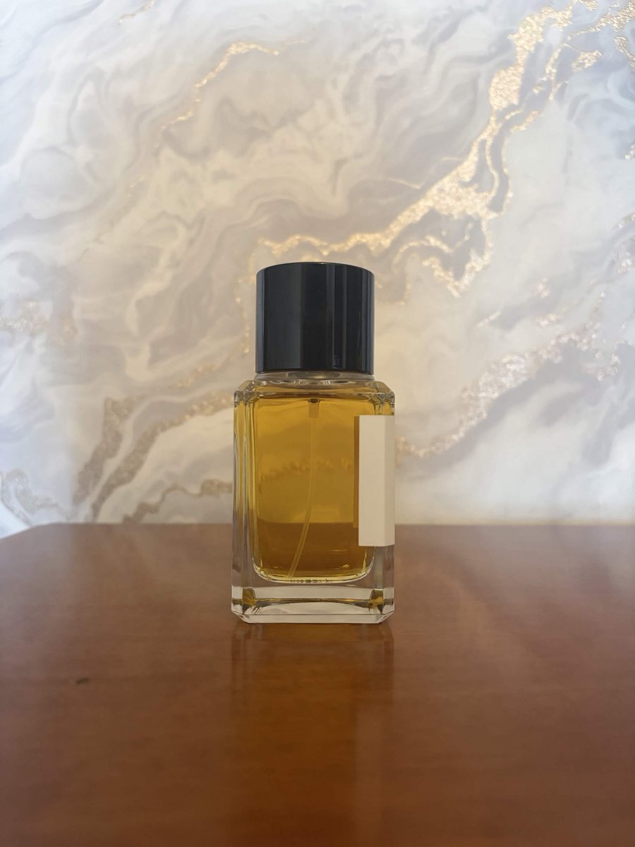 h_djemx's tweet photo. Bonjour, un frère vend son vanilla powder 100ML à peine entamé. 150€ avec envoi. https://t.co/fYxAvGPLlV