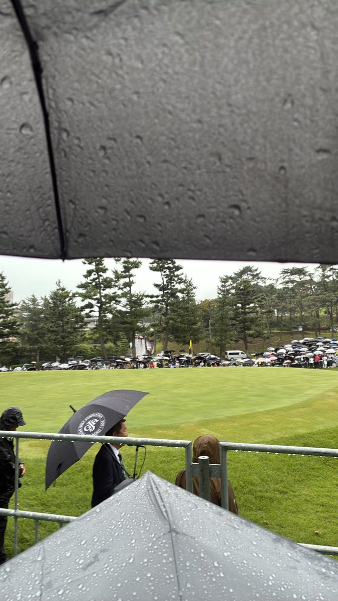 adieu1026K's tweet photo. なかなかの雨やったけど初めてプロの試合観に行けて楽しかった
#日本女子オープンゴルフ選手権 https://t.co/LEJEv9YYjZ