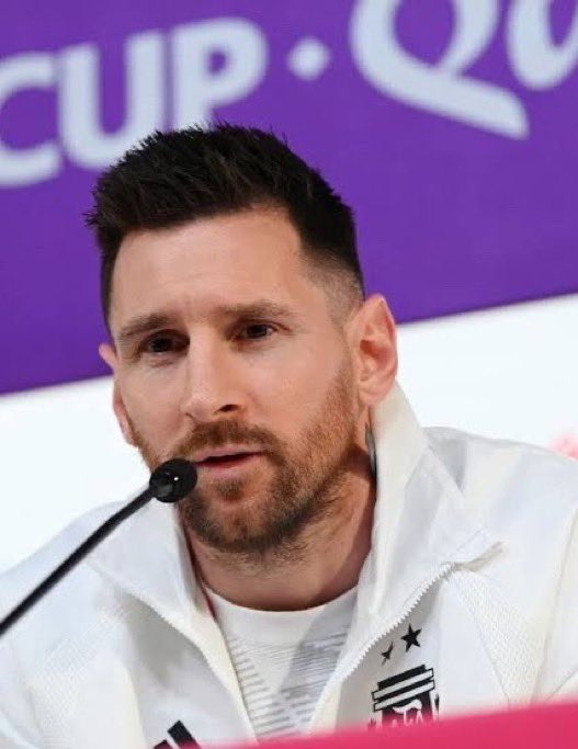 CulesBrc's tweet photo. 🇦🇷 Lionel Messi :

🗣️ « Si Lamine Yamal remporte le Ballon d'Or cette année, je veux être celui qui le lui remettra. 🐐🔵🔴

🗣️ « J'ai déjà fait part de mon souhait à France Football, et ils ont accepté. » 👀🏆 https://t.co/HLgNOVESEq