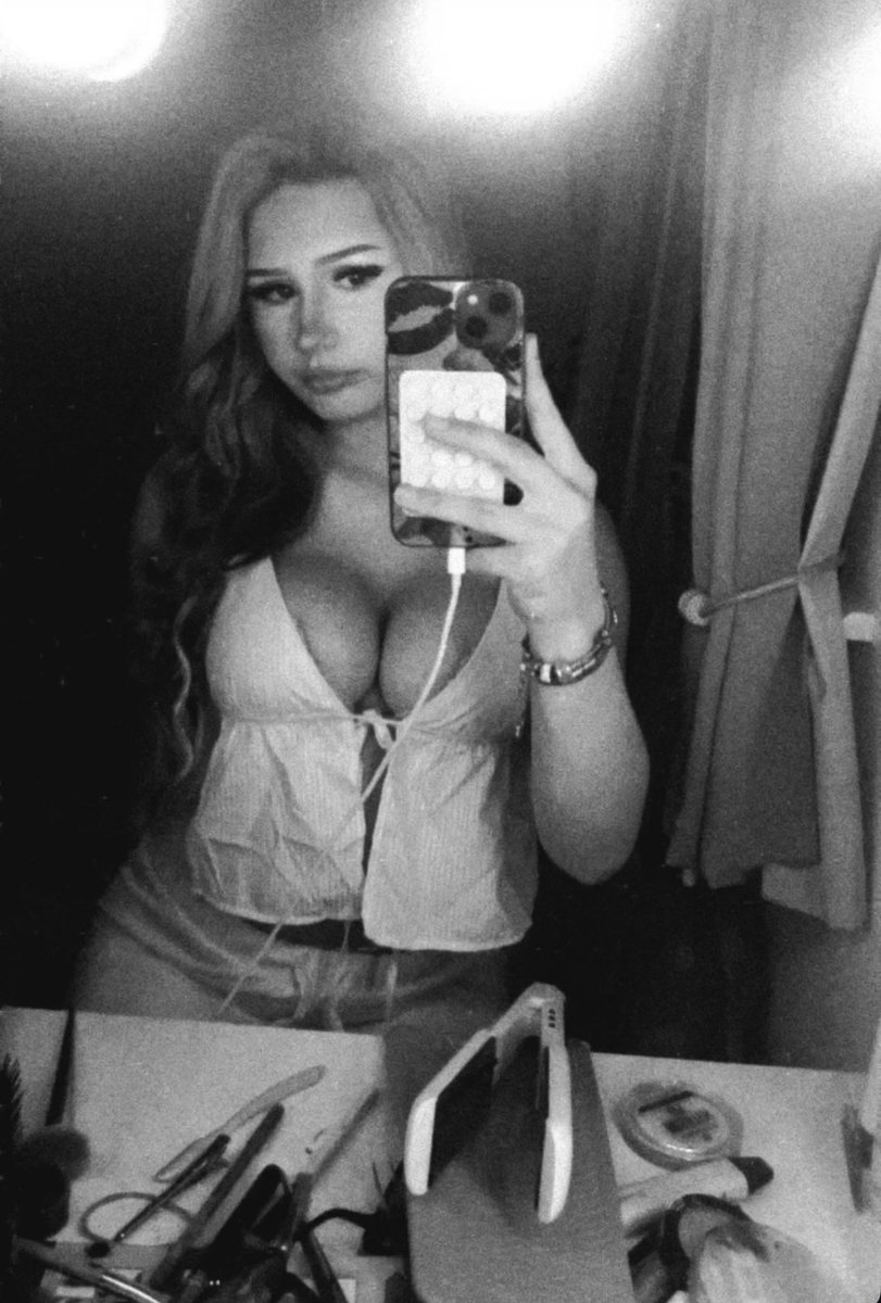 UKNorthern01's tweet photo. Erin is begging us to release a load over her juicy chest 💖 make sure she tastes every drop 😈 #wankchat #bop https://t.co/LVEtHIEEYS