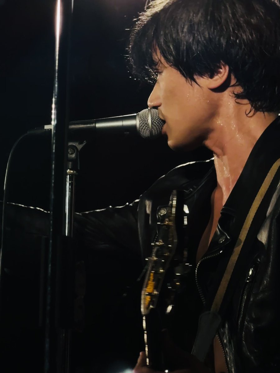 afoc_official's tweet photo. 2026.10.04
a flood of circle Tour
" #革命未遂の蝶が見る夢 "
at 秋田club SWINDLE

ご来場くださった皆さま、ありがとうございました👹🍶🌾

次のタームは高松・奈良・京都🦋
高松公演のみチケット間に合います⏬
https://t.co/PGtZSq7osY

#フラッド https://t.co/PkrRsKPrCB