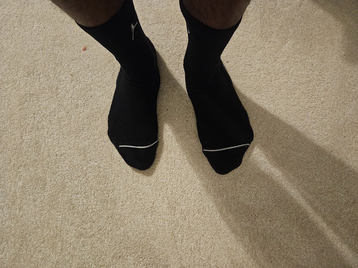 smoothbric58's tweet photo. Good morning everyone

#blacksocks
#socks
#male socks https://t.co/CIf0cR21y5