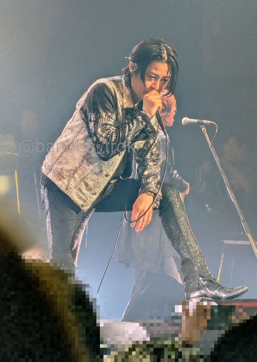 bancha_trok's tweet photo. 26. 10.3. 仙台
カメラ機能が良い機種選んでて良かった✨️
ド下手でもSUGI様が綺麗(⁠*⁠´⁠ω⁠｀⁠*⁠)
後ろ姿の背中が堪らん💕
INORAN、Jもカッコ良かったし。
RYUICHIの髪型が好きすぎた！
淳士くんもホントにホントにありがとう✨️

#LUNAPIC
#LUNASEA https://t.co/h6iVoGZdbF