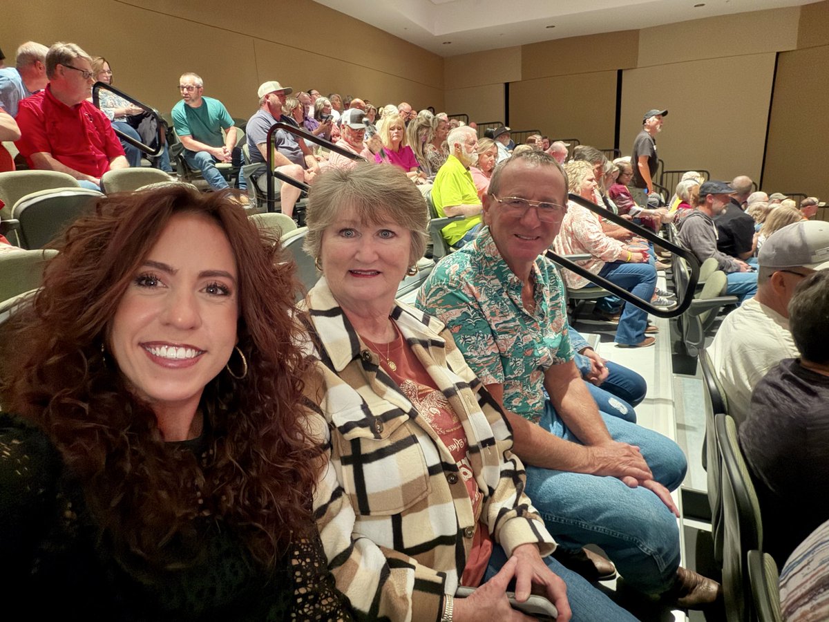 jenrae_martin's tweet photo. Foreigner last night https://t.co/zSMIJh4jfq