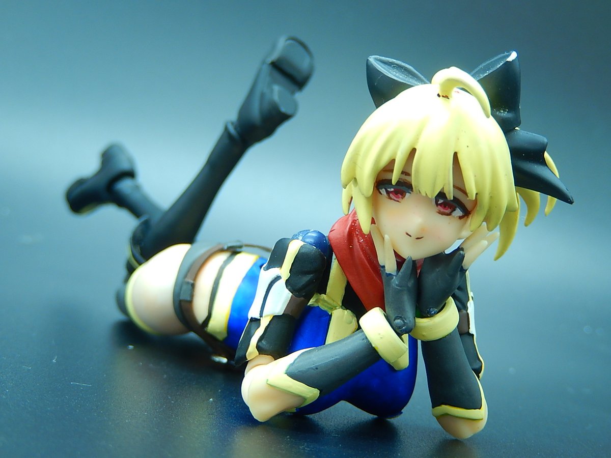aoharu34's tweet photo. 「行きましょう。大丈夫、私も一緒です」

令和8年にもなってまさか武装紳士時代を共に駆け抜けた愛娘を別素体で再現するなんて。
フリージアです。
可愛いですね(親ばか
#起き転 
#OC https://t.co/M7cCooS3NT
