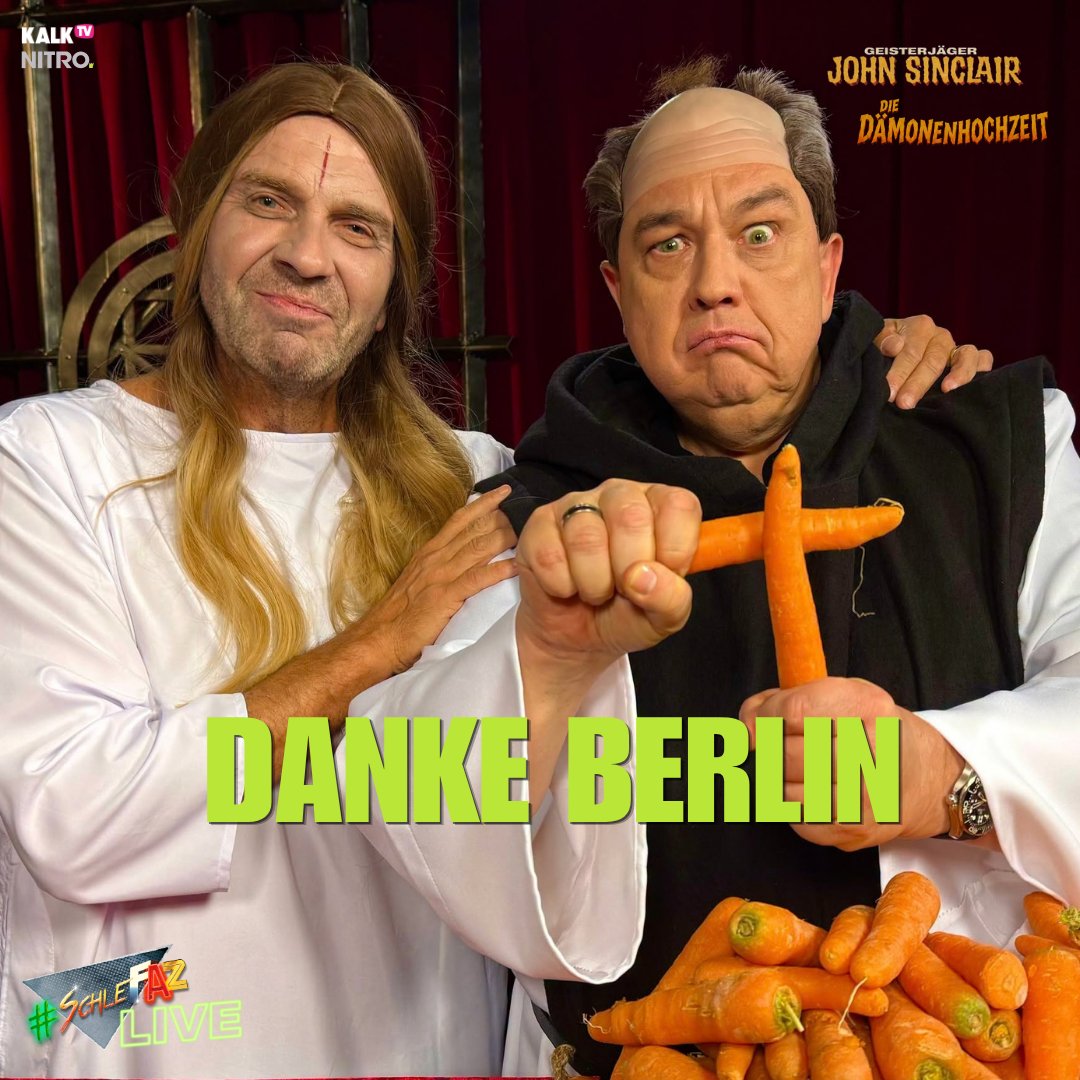 schlefaz's tweet photo. 💍👹 Danke an alle #SchleFaZ-Fans, die gestern mit uns im Ernst-Reuter-Saal Berlin die mit uns die Dämonenhochzeit gefeiert, gelacht & mitgegrölt haben. 😂🍿 Danke an unseren Stargast #DietmarWunder – und vor allem an EUCH! Die neue Staffel startet am 30.10. #schlefazbeinitro https://t.co/86QsL7EFPX