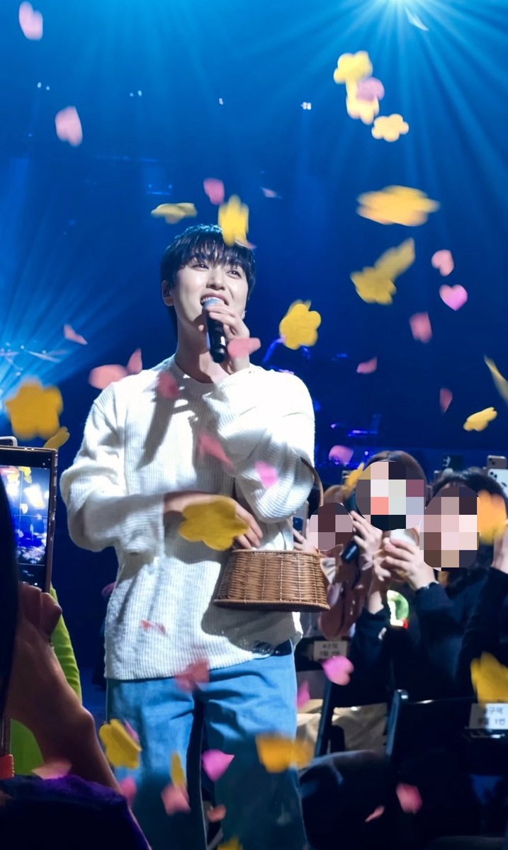 3hvk4ls's tweet photo. 261004 산들 바람결 콘서트
#B1A4 #산들 https://t.co/OERPRruvNR