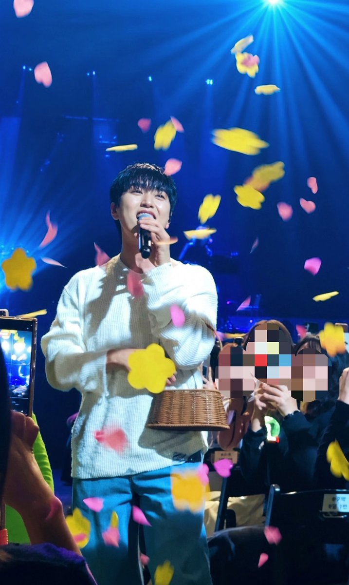 3hvk4ls's tweet photo. 261004 산들 바람결 콘서트
#B1A4 #산들 https://t.co/OERPRruvNR