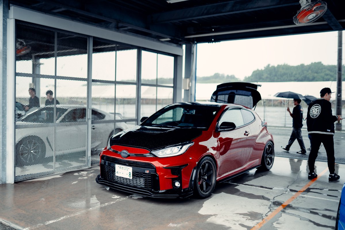 abyss_splendor's tweet photo. 先日の走行会の写真いただいたので。

雨なりの楽しみ方ができたし、ニューボンネットも写真映えもしてて最高✌

@撮影者の皆様
沢山の写真ありがとうございました！！ https://t.co/Z73fOxXCQ9