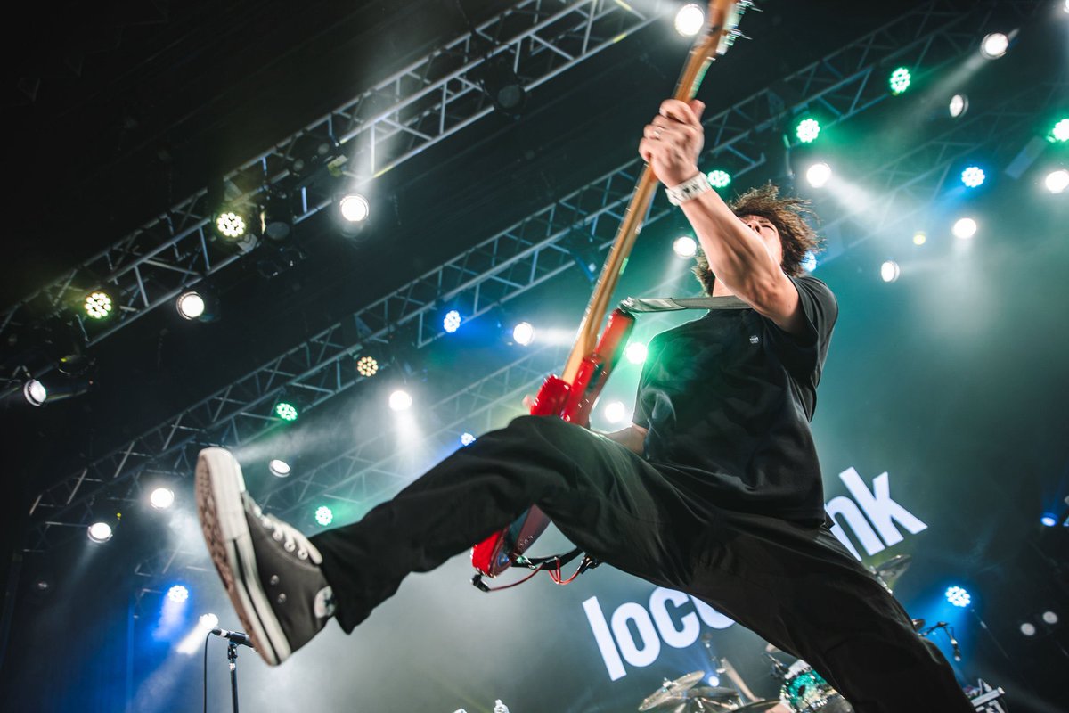 info_locofrank's tweet photo. 【本日のlocofrank LIVE】

2026.10.04 sun.
KNOCK OUT MONKEY 25th Anniversary Tour FINAL 猿爆祭2026
📍GORILLA HALL OSAKA

ありがとうございました🔥

Photo by マッサン
#KNOCKOUTMONKEY
#locofrank https://t.co/BVIa8CcadN