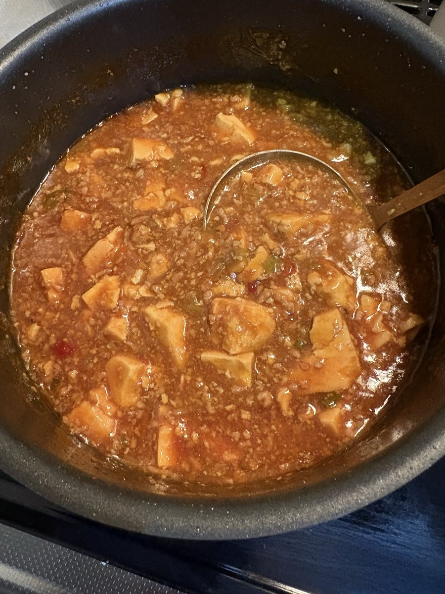 GTFX2828's tweet photo. かなりの量の麻婆豆腐できた！
結構豆板醤入れたけどあんまり辛くない！
うまー！ https://t.co/q4Geqxr2jK
