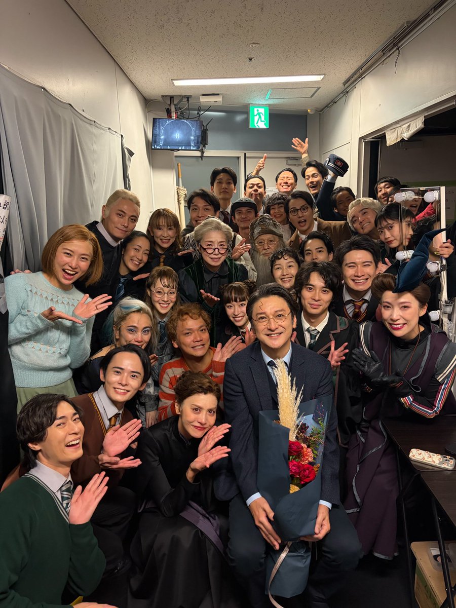 hayata_tateyama's tweet photo. #呪いの子
#ハリポタ舞台

2年以上ブランクがあいたこの組み合わせの3人組はラストイヤーだと今日の昼1回のみ。おかえり相棒べっぴー！卒業おめでとうございます幹二さん！不思議とそこにいるだけで安心感がある大好きな組み合わせ。また違う世界で幹二さんと共演できるように精進します！あざっした！ https://t.co/stVzE9Bavg